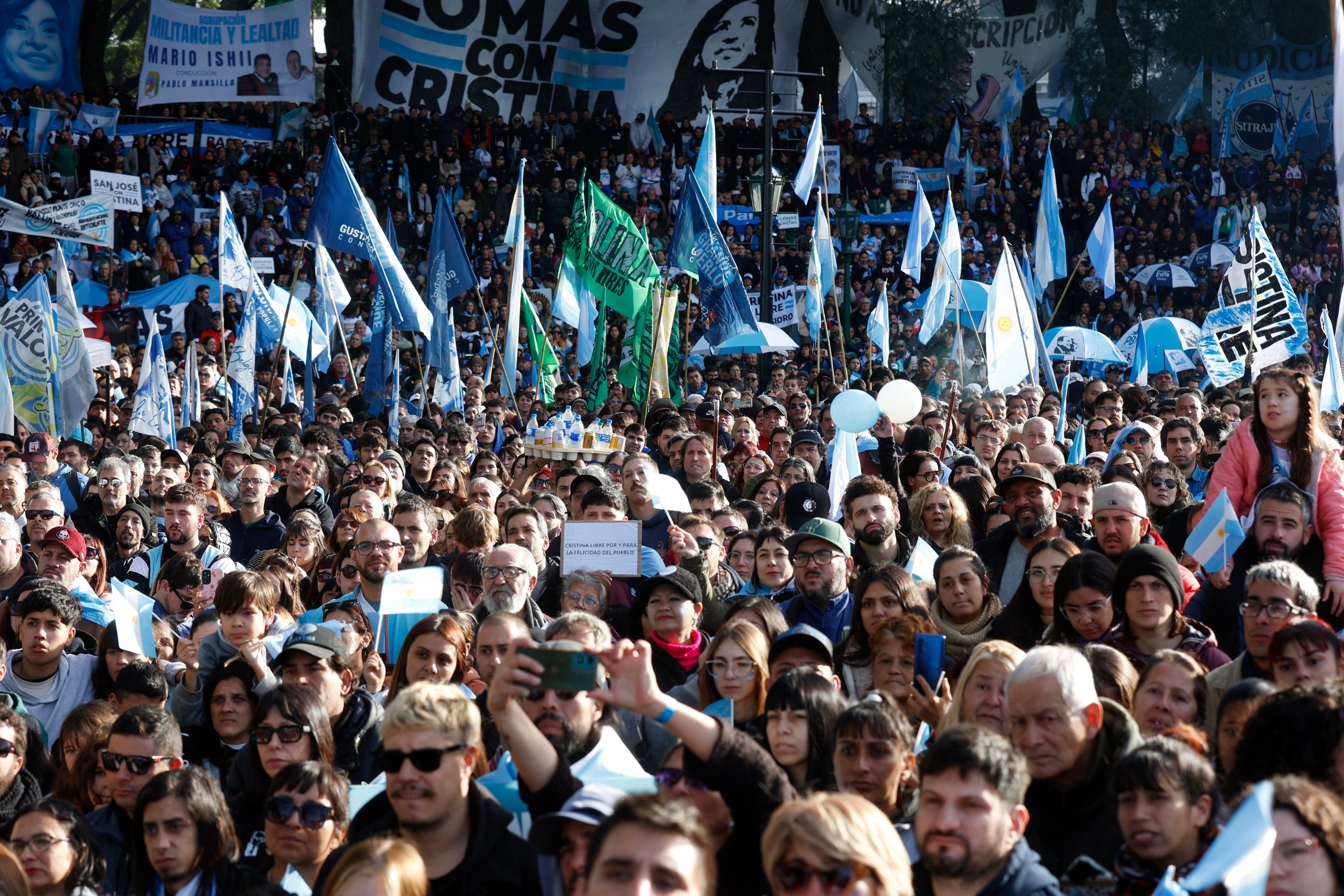 El dirigente afirmó que la situación judicial de la exmandataria no debe paralizar el debate político en el Partido Justicialista