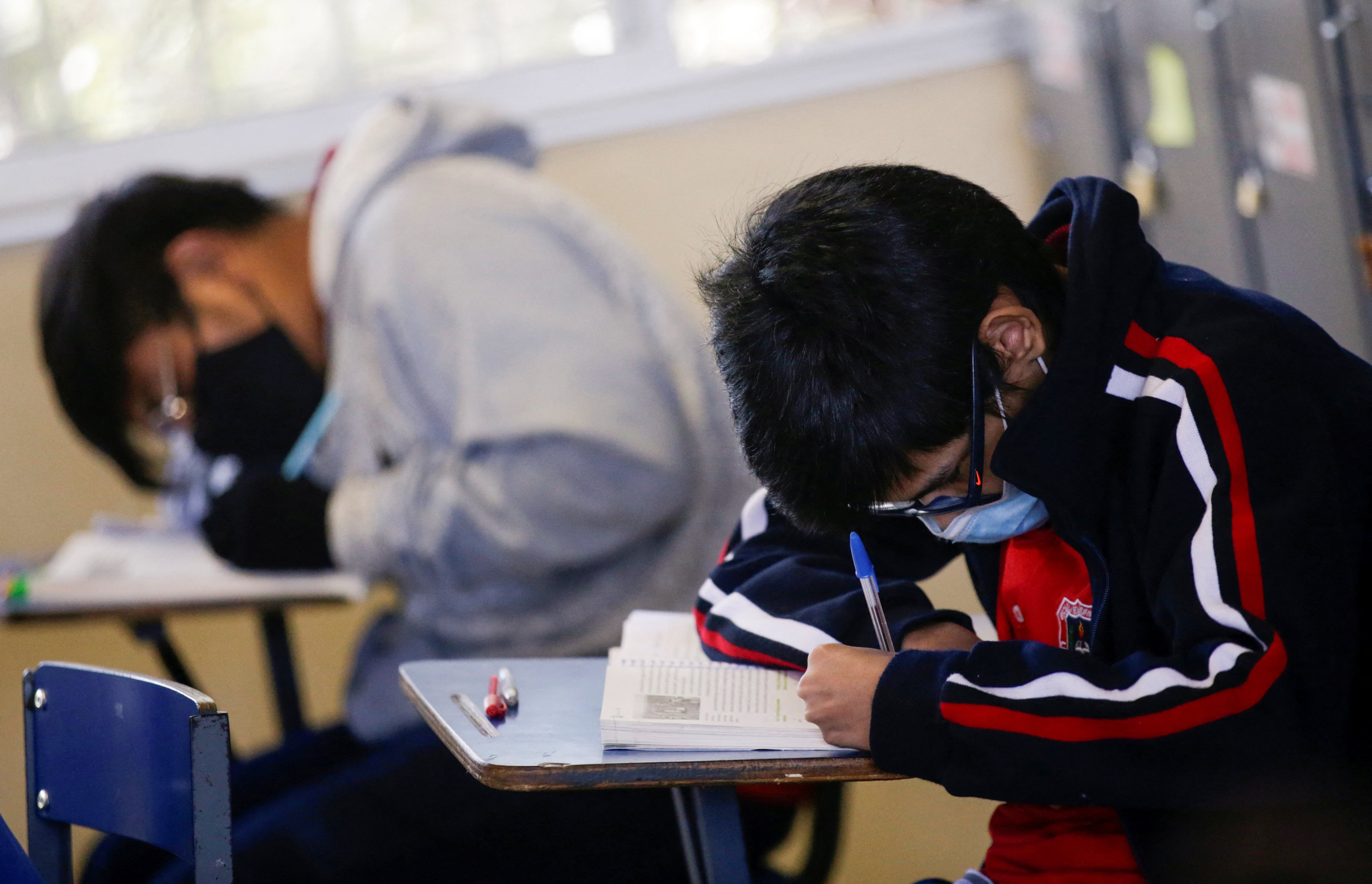 Samuel García anuncia asistencia escolar opcional lunes 26 y martes 27 de enero.REUTERS/Daniel Becerril