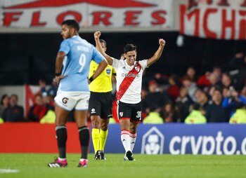 En el primer choque, fue victoria 4-2 del Millonario con un futbolista menos gran parte del partido (Foto: Reuters)