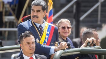 Maduro anuncia una segunda consulta