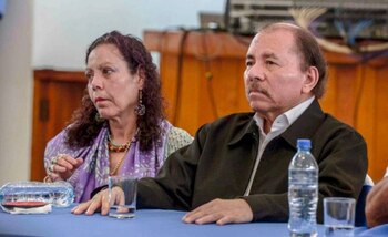 Este domingo se cumplen 32 días desde la última vez que se vio a Daniel Ortega y Rosario Murillo en una actividad pública. Desde entonces a Murillo se le ha oído hablar por teléfono en medios oficialistas, y de Ortega no se ha sabido nada.