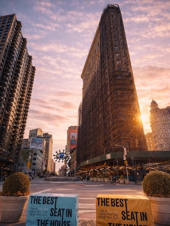 La historia del Flatiron Building, diseñado por el arquitecto Daniel Burnham y finalizado en 1902, está ligada al desarrollo urbano de Nueva York. Foto: Instagram @flatironny