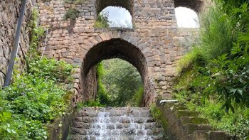 Acueducto Colonial de Sapantiana. |