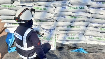 Incautación de hidróxido de calcio.