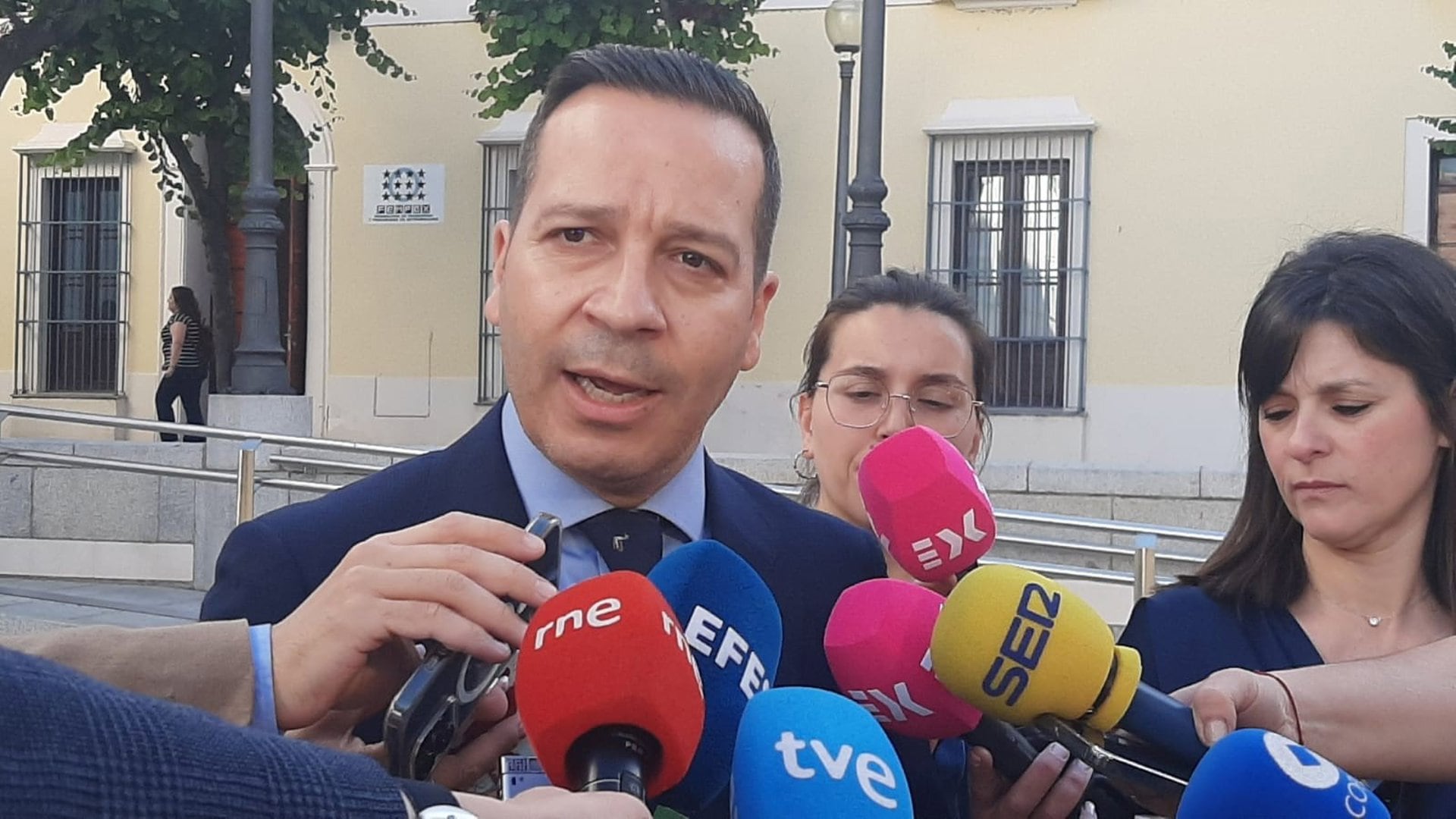 Fernández (Vox) reitera que Extremadura no será partícipe de la "estafa" de la política migratoria de Sánchez