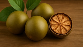Qué es y cómo se consume la fruta del monje, el ingrediente natural que promete un dulzor hasta 200 veces más potente