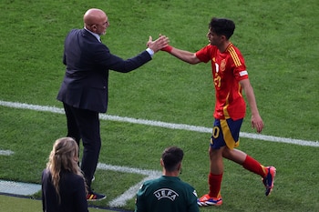 Pedri seguirá como suplente en el campeón de Europa (Créditos: ABEDIN TAHERKENAREH. EFE/EPA)