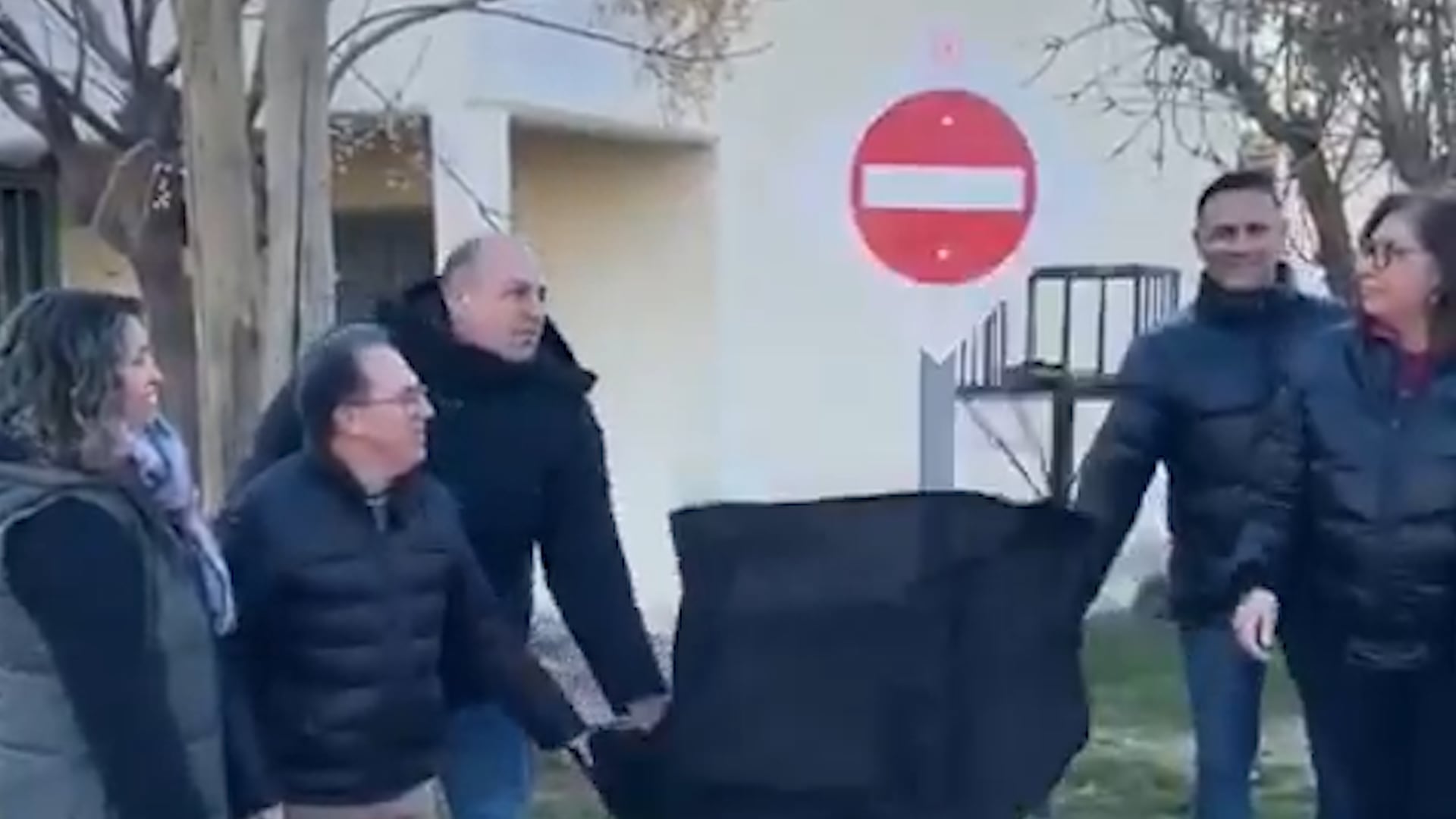 Bertolini había generado comentarios por la inauguración de una señal vial
