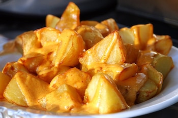 Receta de patatas mozárabes, un clásico de la cocina andaluza (Flickr)