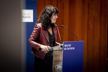 28/09/2026 La ministra de Igualdad, Ana Redondo, interviene durante el acto 'Abortar sin barreras: del reconocimiento del derecho a la garantía efectiva del acceso', en la sede del Ministerio de Sanidad, a 28 de septiembre de 2026, en Madrid (España). El acto se celebra una semana después del lanzamiento de la nueva campaña de Sanidad para combatir el estigma y la culpa en torno al aborto.
SOCIEDAD
A. Pérez Meca - Europa Press
