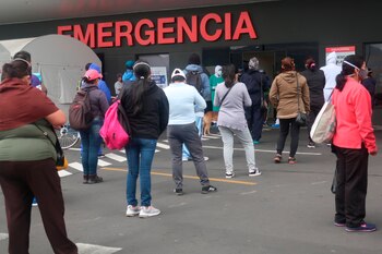 Familiares de pacientes esperan conocer