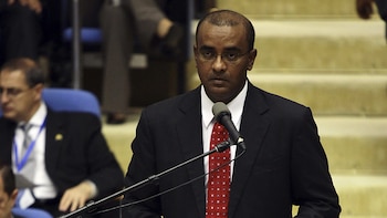 Guyana asegura que "no bajará