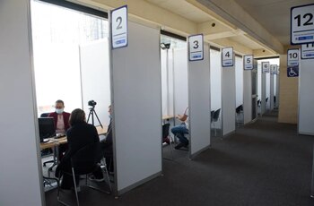 En la imagen, los cubículos