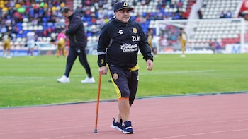 Diego Armando Maradona como director tecnico de Dorados, durante un partido en 2018 (Foto/Imago7/Erick Saavedra)