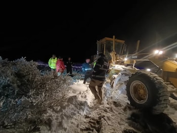 Del pedido de auxilio al rescate en la nieve: el detrás de escena de las 44 horas de angustia con -22°C en Cerro Piedra