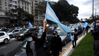 Con evidencia científica, el ministro Fernán Quirós desmintió al Presidente sobre la relación entre las marchas opositoras y los contagios