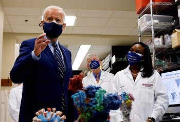 Joe Biden visitó el Laboratorio