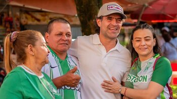 Hinchas de Nacional y Medellín