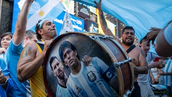 Estiman en USD 58 millones la demanda de dólares de los argentinos que a última hora asistirán a la final del Mundial