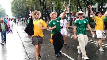 La fiesta del Mundial 2026 continúa en VIVO desde el Ángel de la Independencia: aficionados siguen festejando pese a lluvia