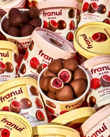 En redes circuló que las fresas con chocolate, habían sido la causa de la muerte de las menores de edad - crédito Franuí/Linkedin