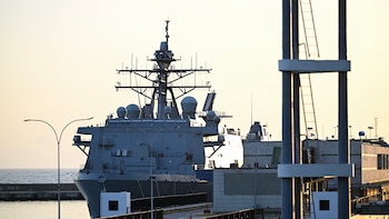 Estados Unidos elevó a más de USD 300 millones la ayuda a Venezuela y desplegó marines para reparar el puerto de La Guaira