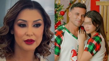 Primer plano de mujer con cabello oscuro y labios rojos. A la derecha, hombre abraza a joven, ambos con pijamas a cuadros y fondo navideño