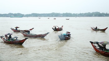 Desaparecidas 250 personas tras el naugrafio de un barco en aguas de Birmania