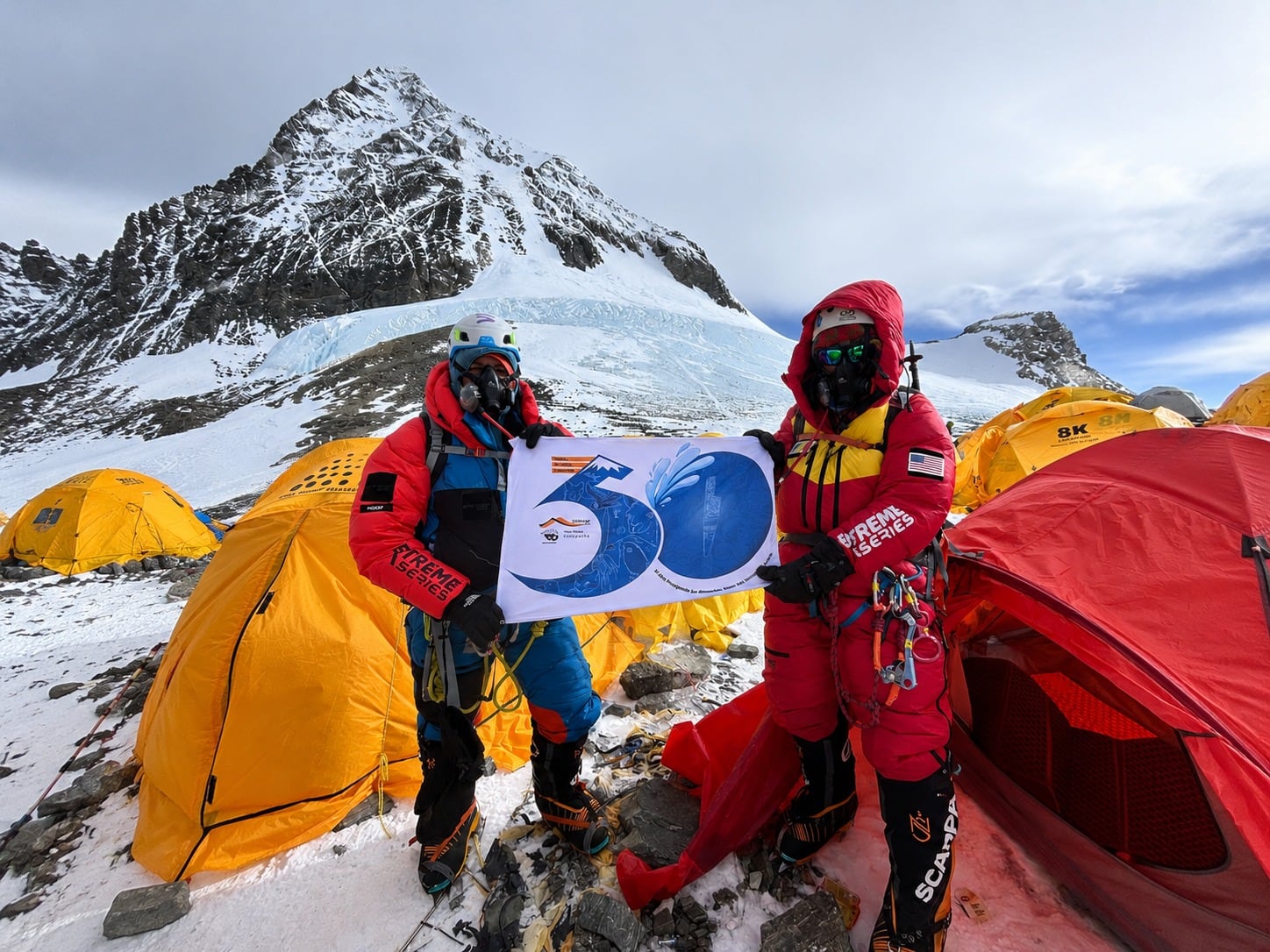 El montañista peruano Víctor Rímac alcanzó por segunda vez la cima del monte Everest