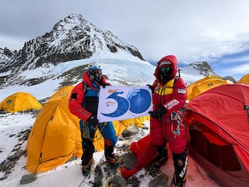 El montañista peruano Víctor Rímac alcanzó por segunda vez la cima del monte Everest
