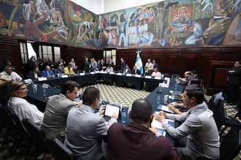 Jefes de Bloque del Congreso acuerdan continuar con aprobación de la Ley antilavado