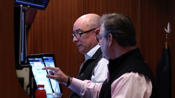 Jornada financiera: el dólar profundizó