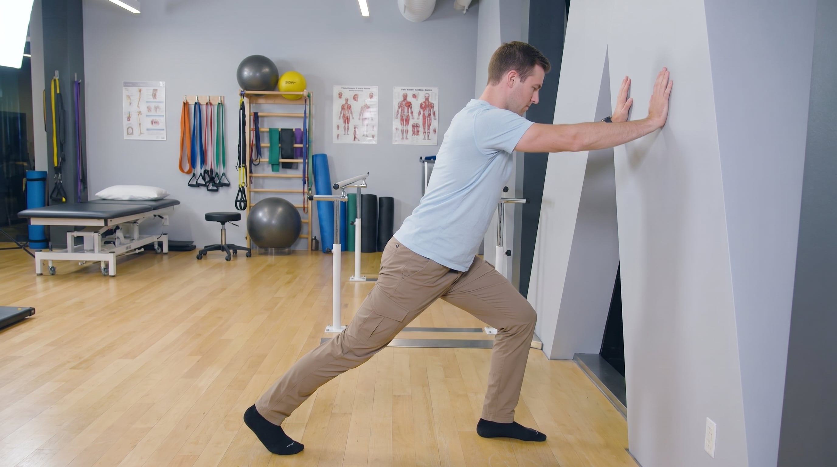 Al mejorar la flexibilidad de este músculo de la pantorrilla, aumenta la movilidad del tobillo y disminuye la tensión sobre la fascia plantar (Imagen Ilustrativa Infobae)