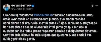 El secretario de Salud de Bogotá, Gerson Bermont, defendió el proyecto de alumbrado inteligente y pidió centrar el debate en el modelo de ciudad - crédito Gerson Bermont/X
