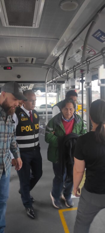 Alejandro Toledo llegó al Perú.