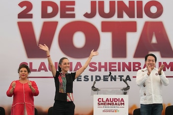 Morena encabezaría el reparto de financiamiento electoral rumbo a 2027. (AP Foto/Marco Ugarte, Archivo)
