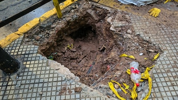 La fuga de agua fue contenida durante el transcurso de la mañana (Fotos: Adrián Escándar)