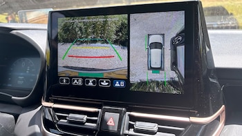 Qué tecnología como motor y cámaras 360° tiene hoy híbridos y eléctricos Vitara y Across