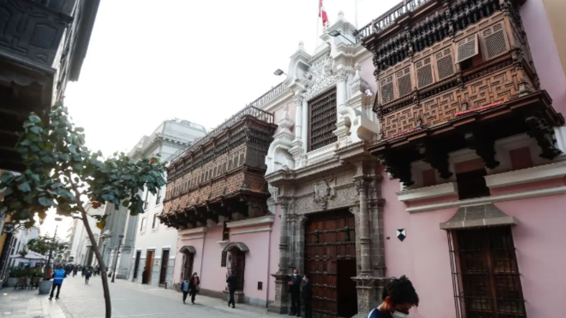 Perú formaliza evacuación de su personal en el extranjero ante escenarios de guerra