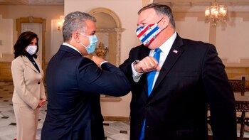 Iván Duque junto a Mike