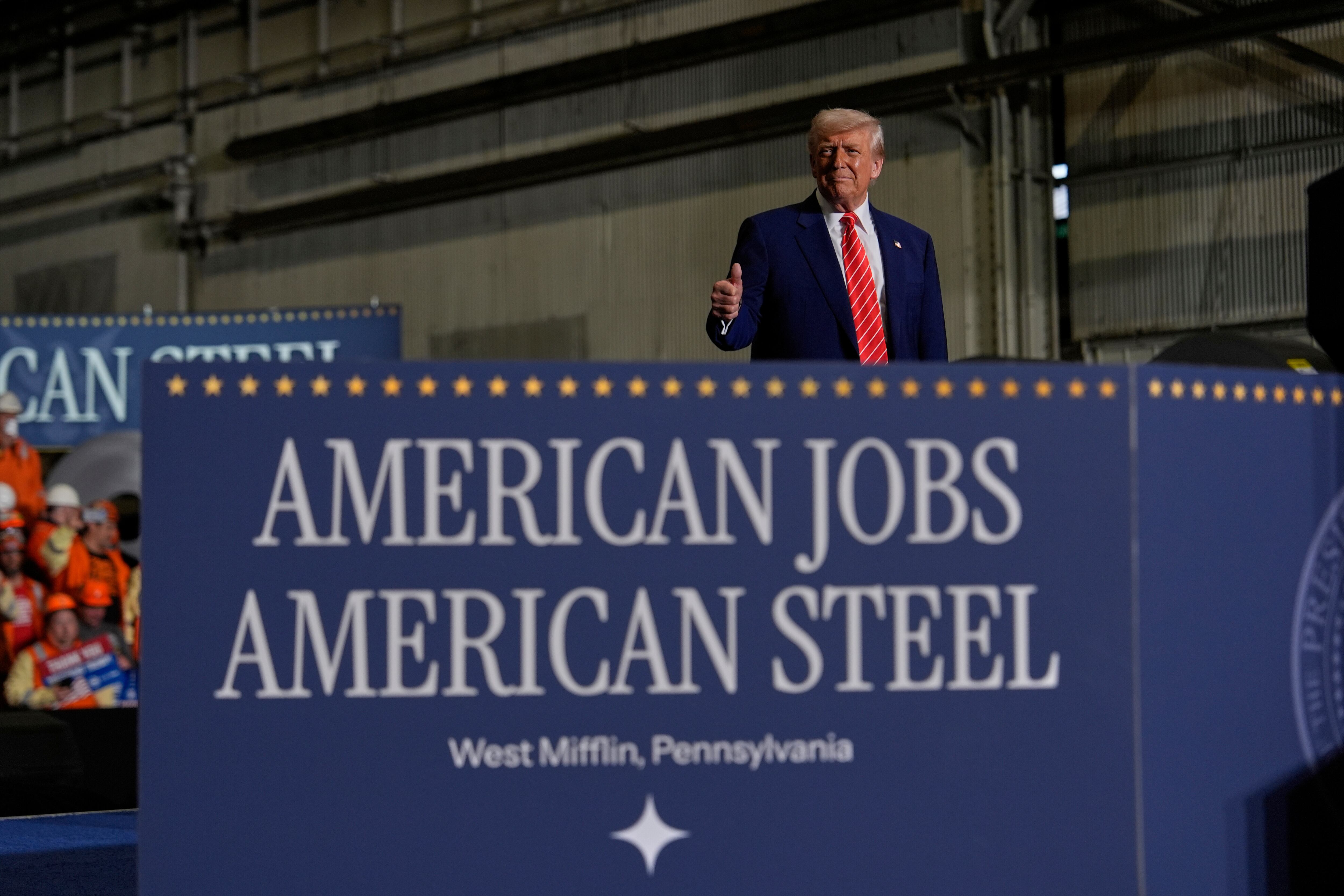 Donald Trump en la planta Mon Valley Works-Irvin, de U.S. Steel Corporation, (Pensilvania, Estados Unidos)