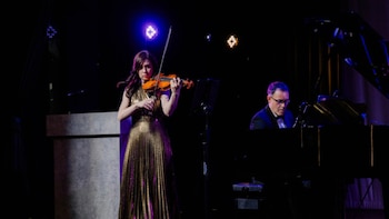 La música, un puente entre continentes: cómo un dúo rumano convirtió una gira histórica en récord mundial