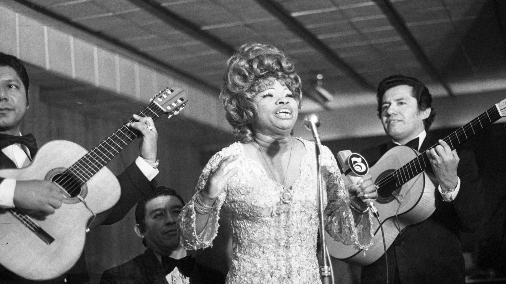 En plena celebración de la canción criolla, el país despidió a Lucha Reyes, artista inmortal cuya voz sigue siendo símbolo del sentimiento popular. (Andina)