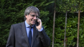El juez Llarena levanta la orden de detención contra Puigdemont y afea al Constitucional que censure un criterio que ha “fracturado al tribunal”