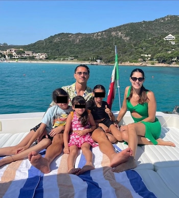 El futbolista Gianluca Lapadula posa