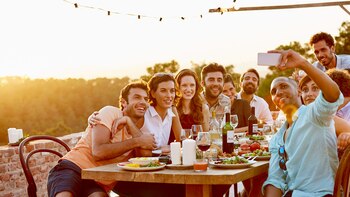 Las conexiones sociales deben considerarse