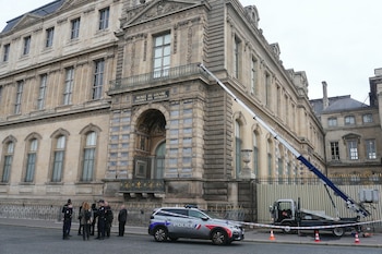 Escalera robo al Museo de Louvre