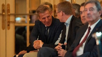 Martín Redrado saluda a Juan