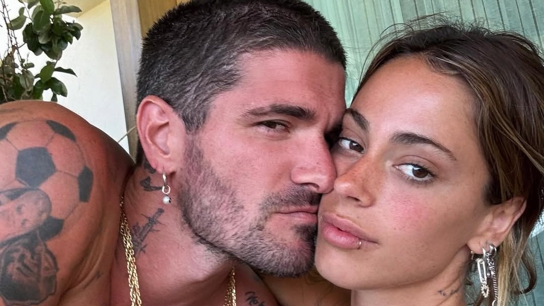 El padre de Rodrigo de Paul afirmó que Tini Stoessel mantiene contacto con la familia y la definió como una compañera cercana del futbolista