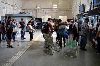 Mucha gente pasó la noche